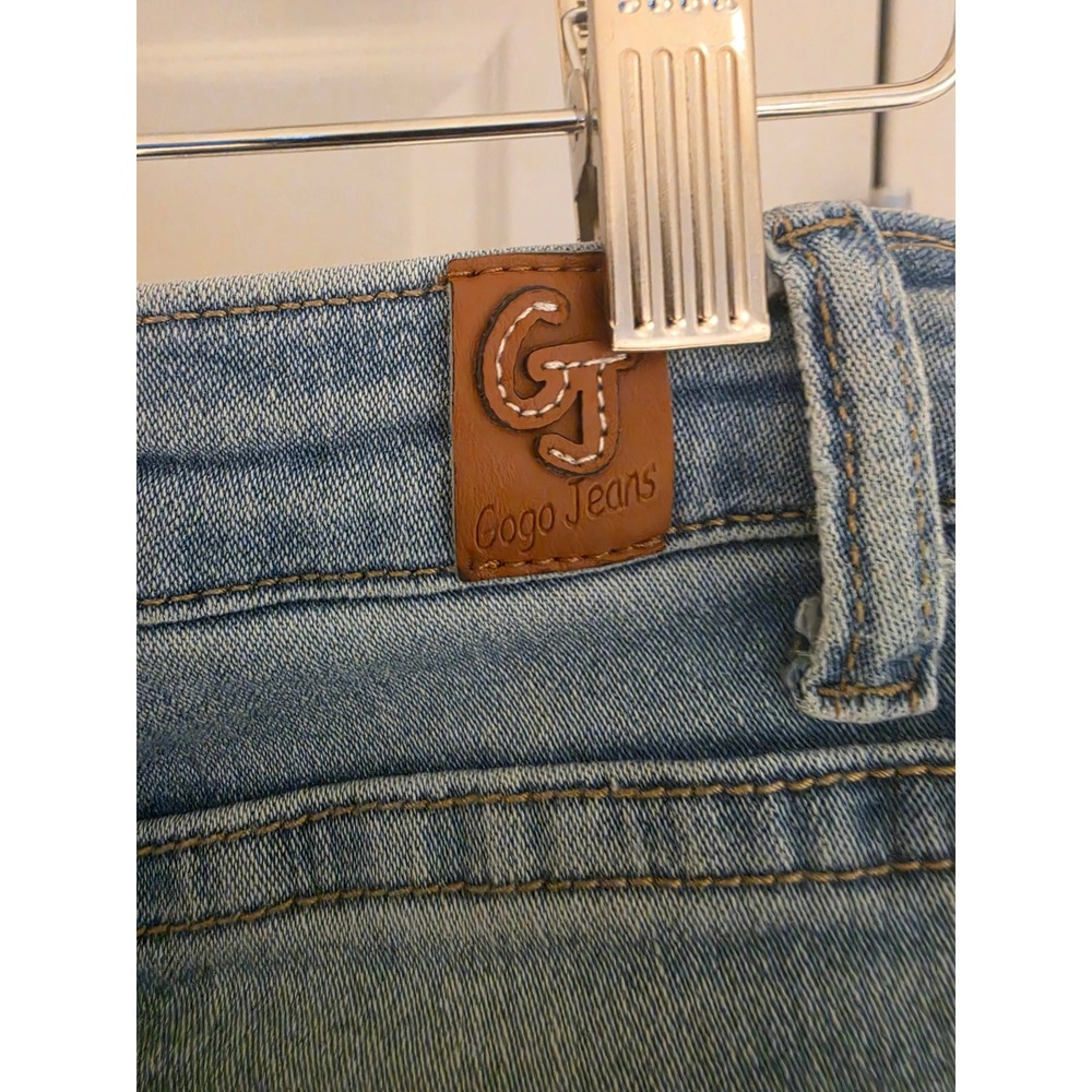Gogo Jeans Womens Size 7 Light Wash Distressed Ripped Skinny Mid Rise Denim - Picture 3 of 6